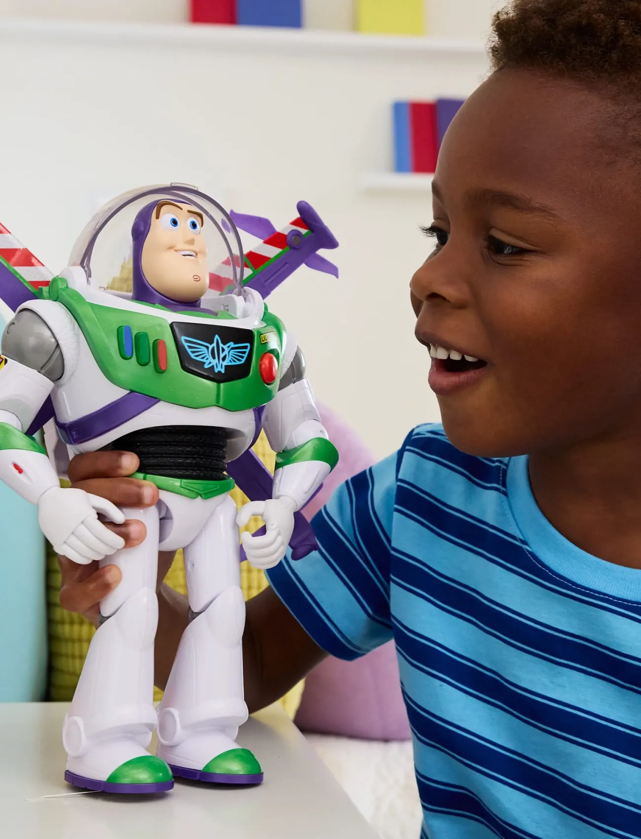 Toy Story Disney And Pixar Toy Story 12” Scale Flight Mode Hi-Tech Edition Buzz Lightyear, 35+ Sounds, Kinder,,,Mehrfarbig/gemustert Gr.ONE SIZE