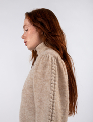 MAUD - Ava knit - džemperi ar augstu apkakli - sand - 3