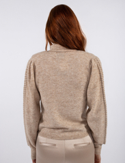 MAUD - Ava knit - džemperi ar augstu apkakli - sand - 5