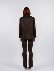 MAUD - Elvira Trouser - ballīšu apģērbs par outlet cenām - deep brown - 3