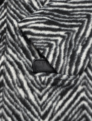 MAUD - Gaia Jacket - talvemantlid - zebra print - 9