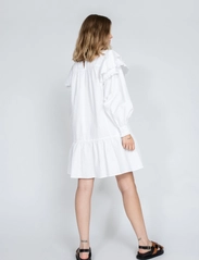 MAUD - Alva Dress - Īsas kleitas - white - 3