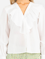 MAUD - Ina Shirt - langærmede bluser - white - 3