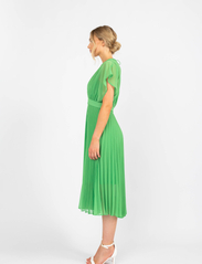 MAUD - Sara Dress - midikleidid - green - 6