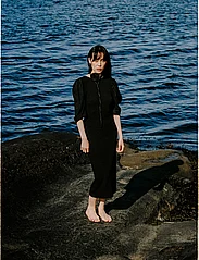 MAUD - Annie Dress - vidutinio ilgio suknelės - black - 6