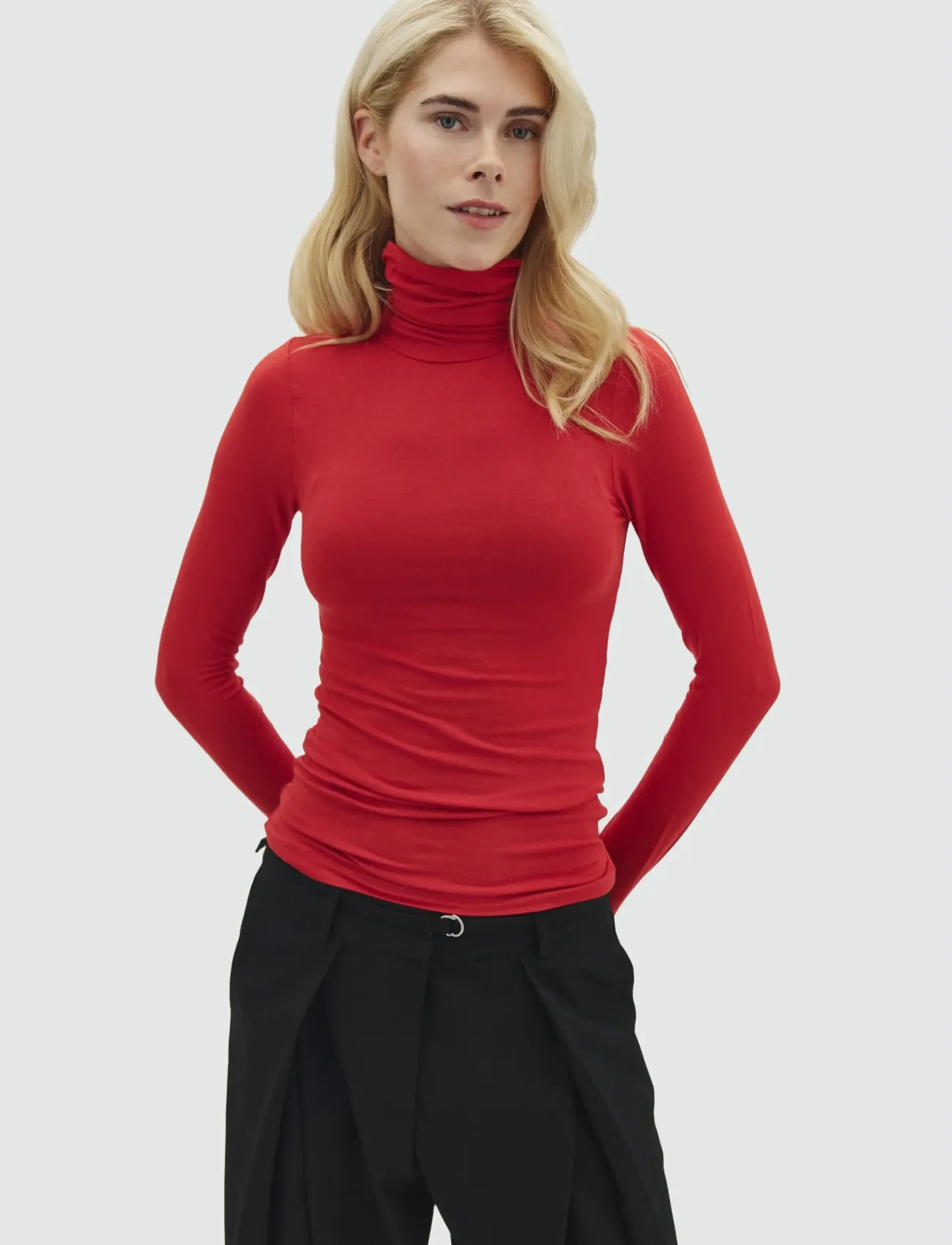 MBYM Ina - MBYM - RED AURA / red