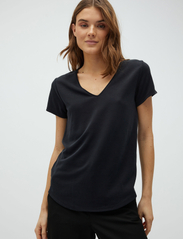 mbyM - Luvanna-M - t-shirts - black - 2