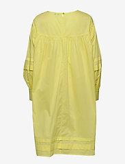 mbyM - Merwin - sukienki do kolan i midi - charlock yellow - 1