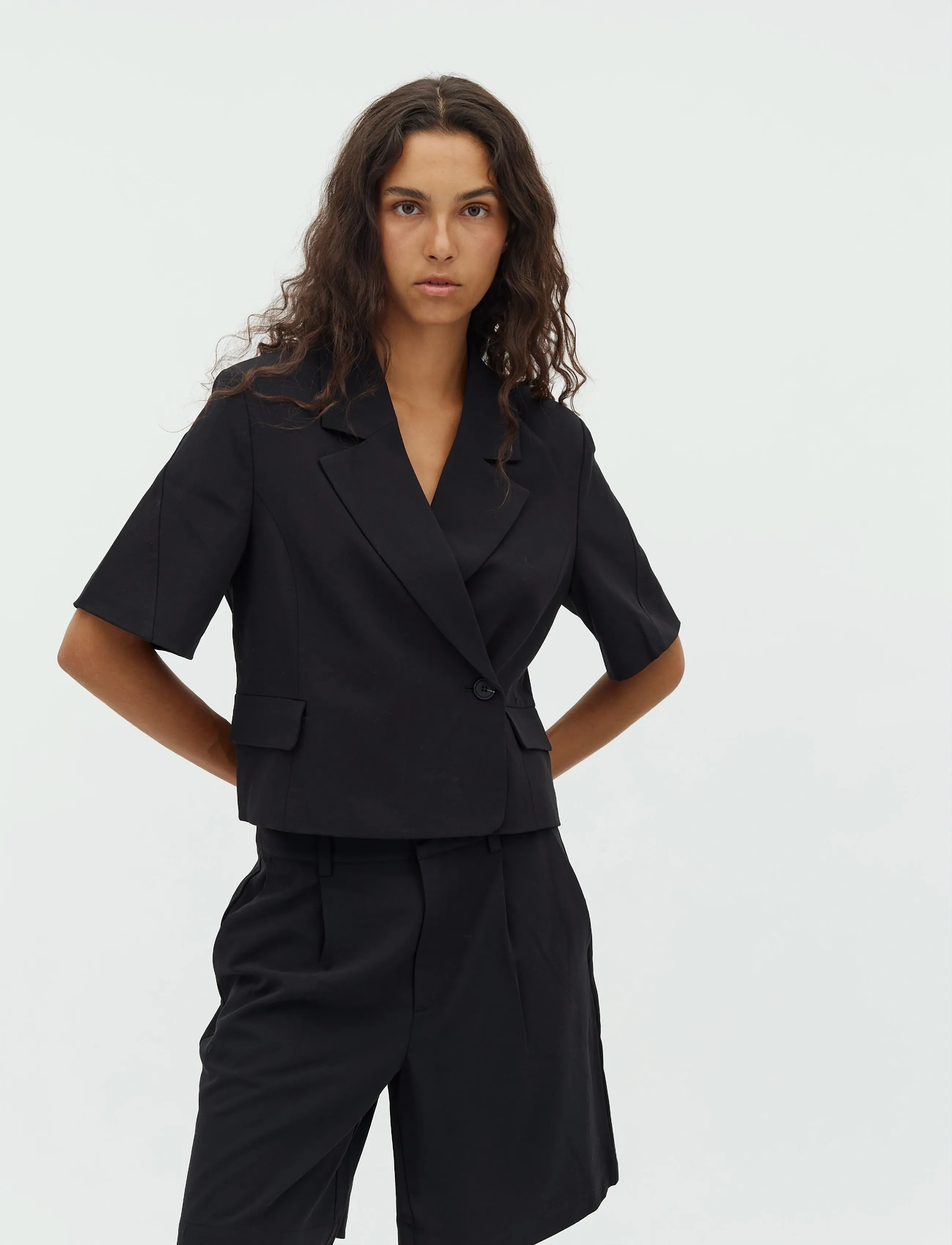 mbyM Robina-M, S, Blazer, Schwarz - Cropped Frauen