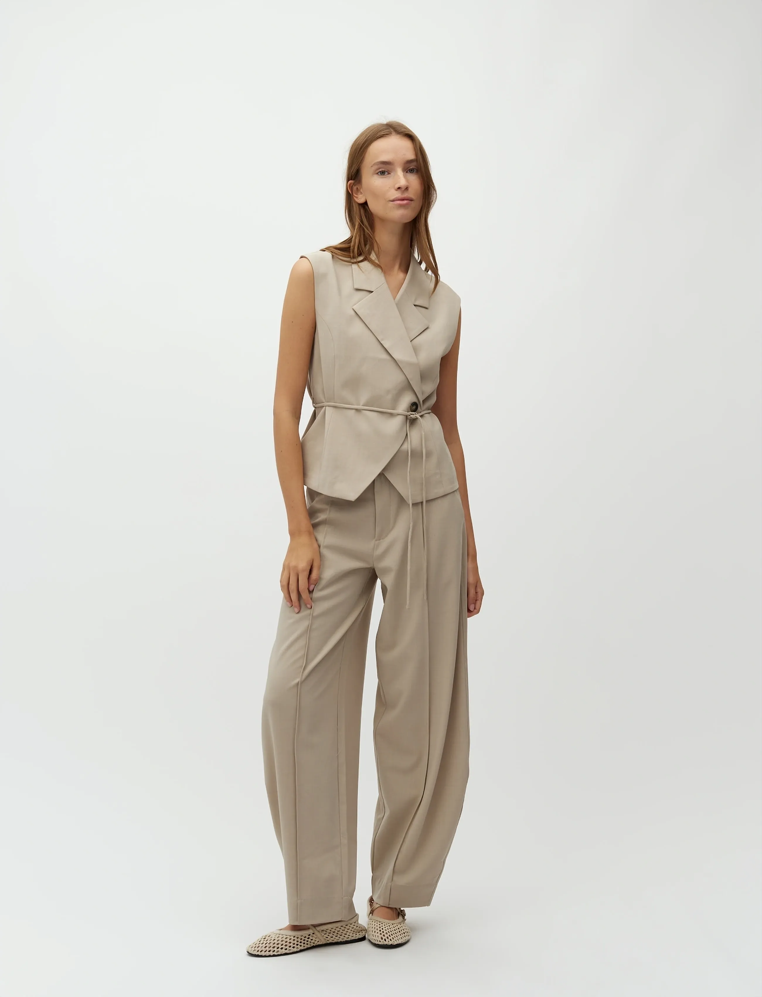 mbyM Evelora-M - Varrukateta pluusid - LIGHT SAND / beige