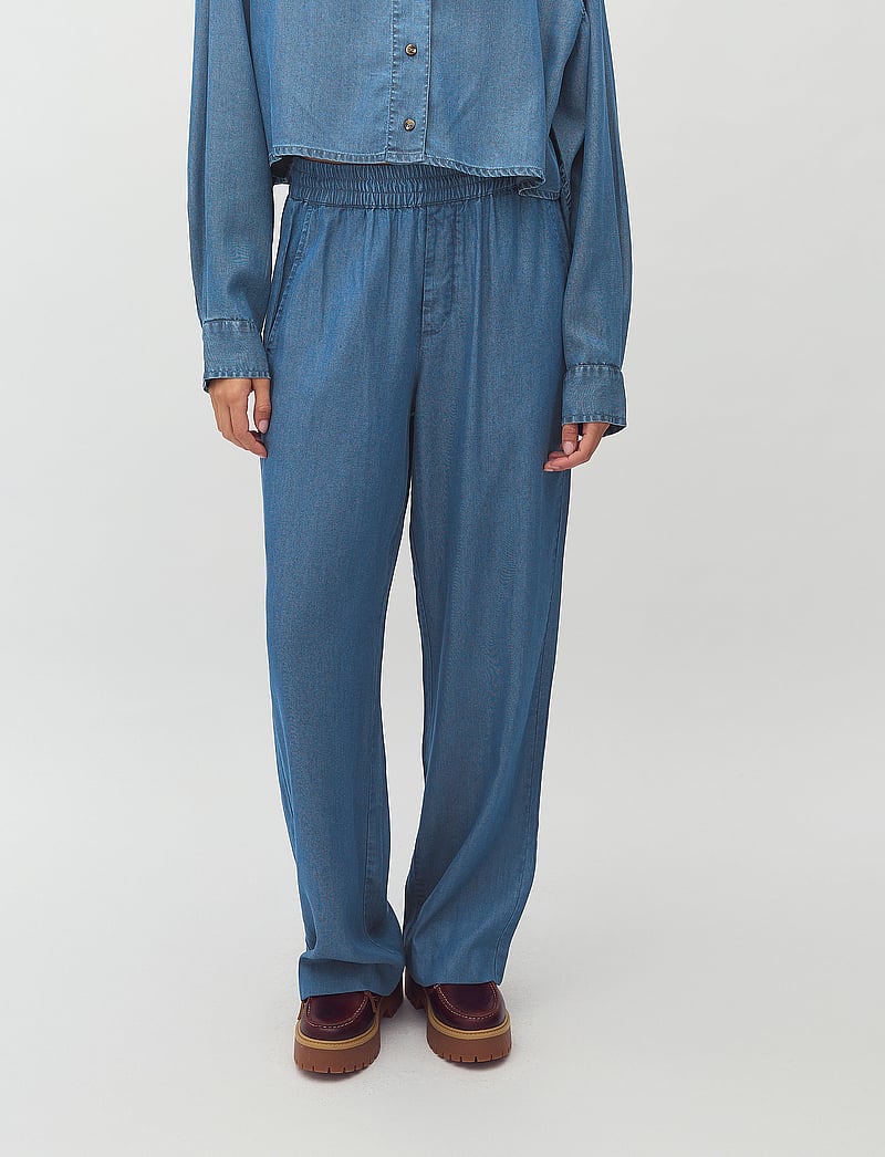 mbyM - Phillipa-M - bukser med brede ben - mid vintage wash - 0