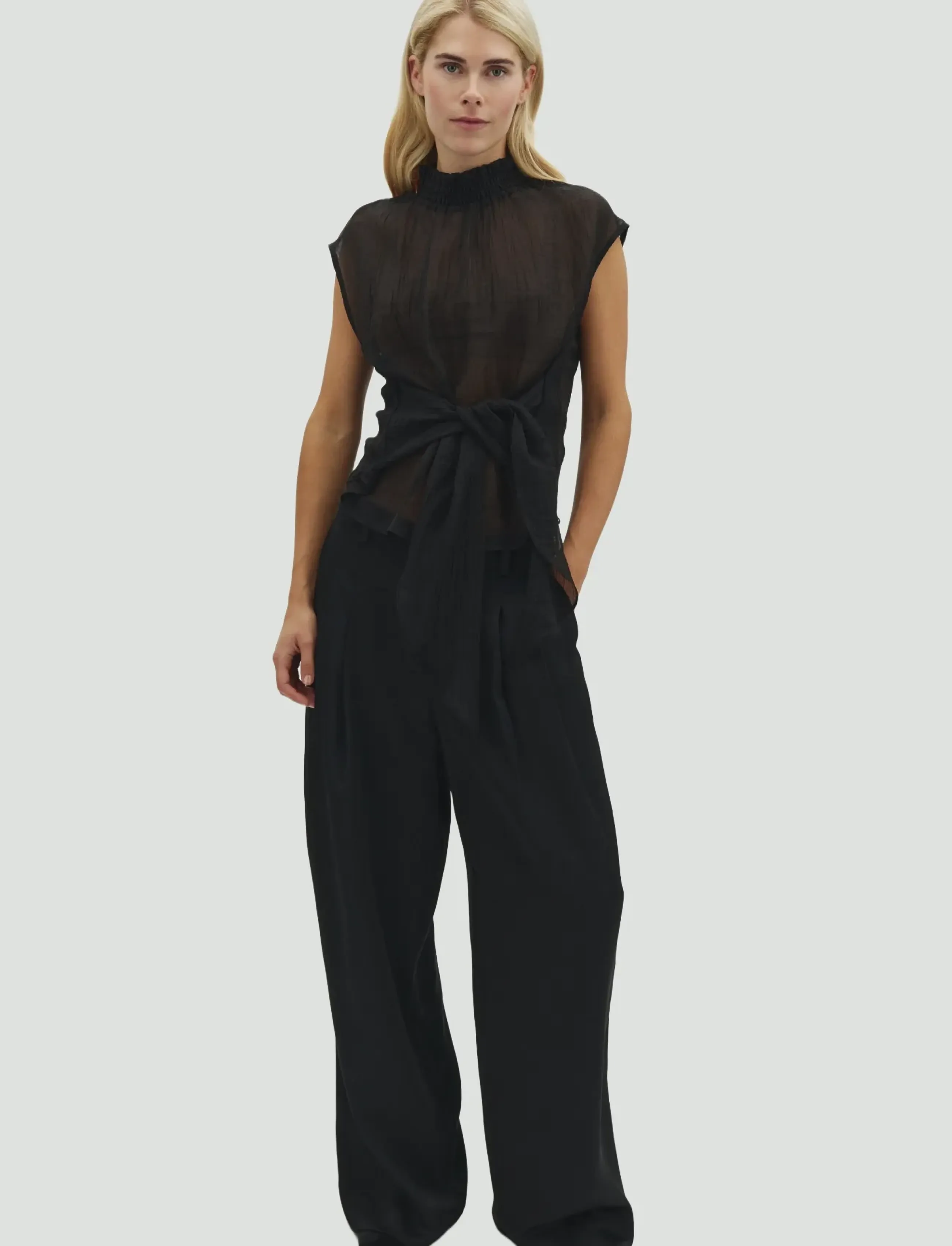 MBYM - Fryda-M - black - 3