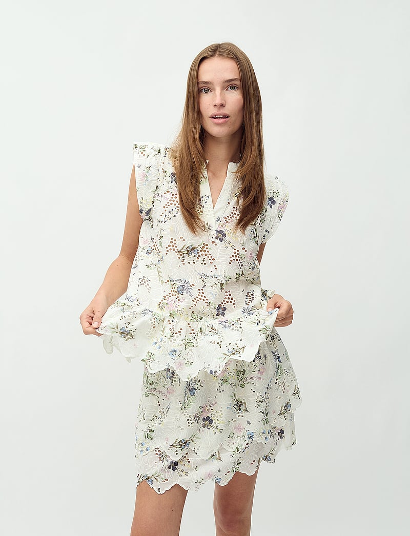 mbyM - Sinnah-M - varrukateta pluusid - florissa print - 5