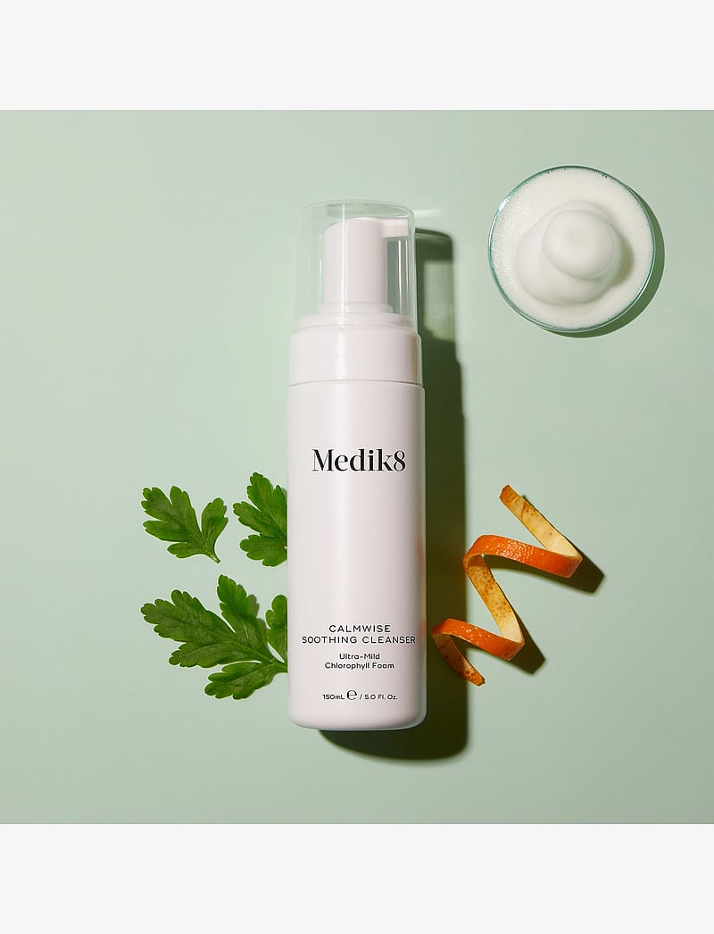 Medik8 - Calmwise Soothing Cleanser - näopesu - clear - 2