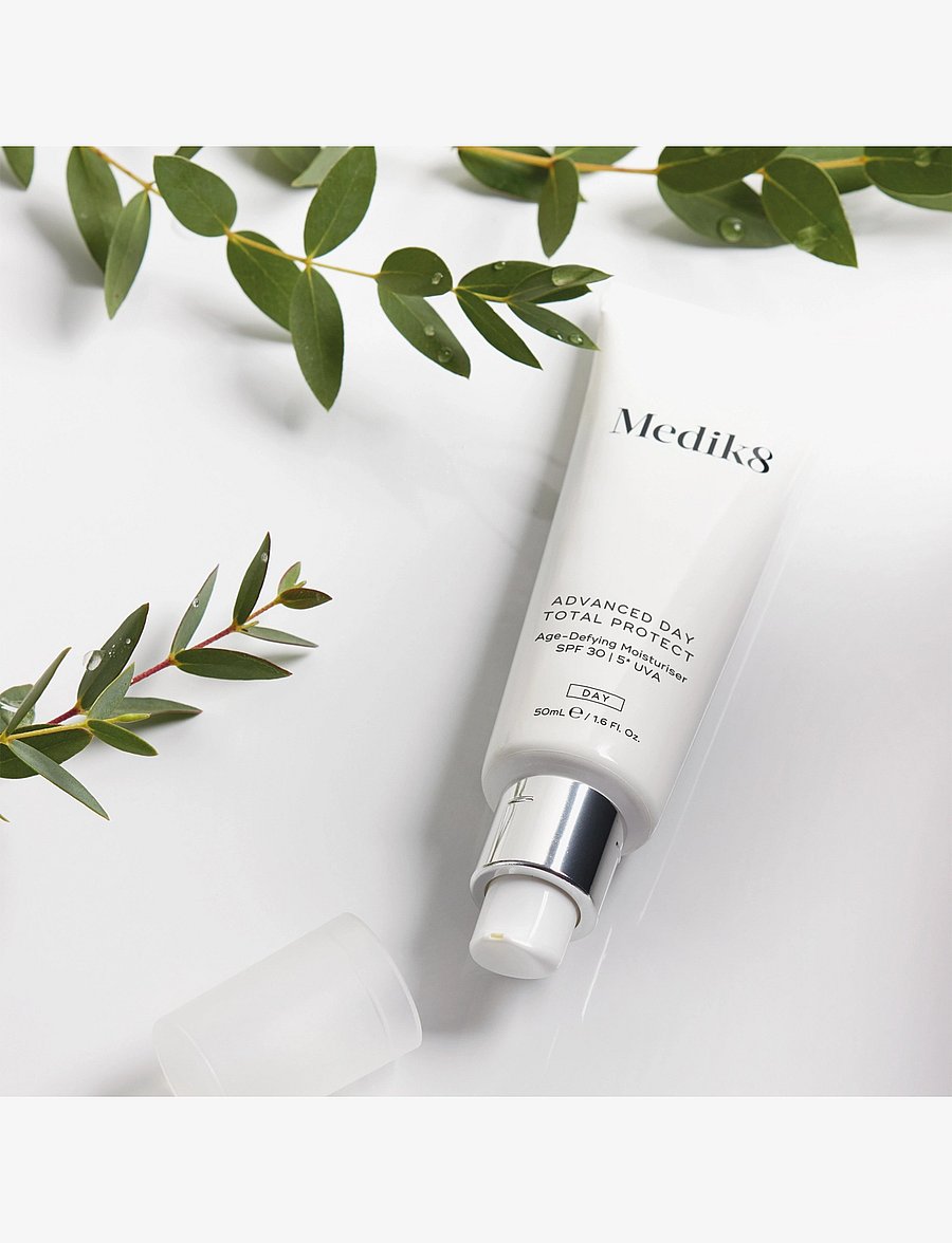 Medik8 - Advanced Day Total Protect SPF 30 - suvine nahk - clear - 2