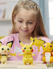Mega - Pokémon Build And Show Pikachu Evolution Trio - byggesæt - multi color - 6