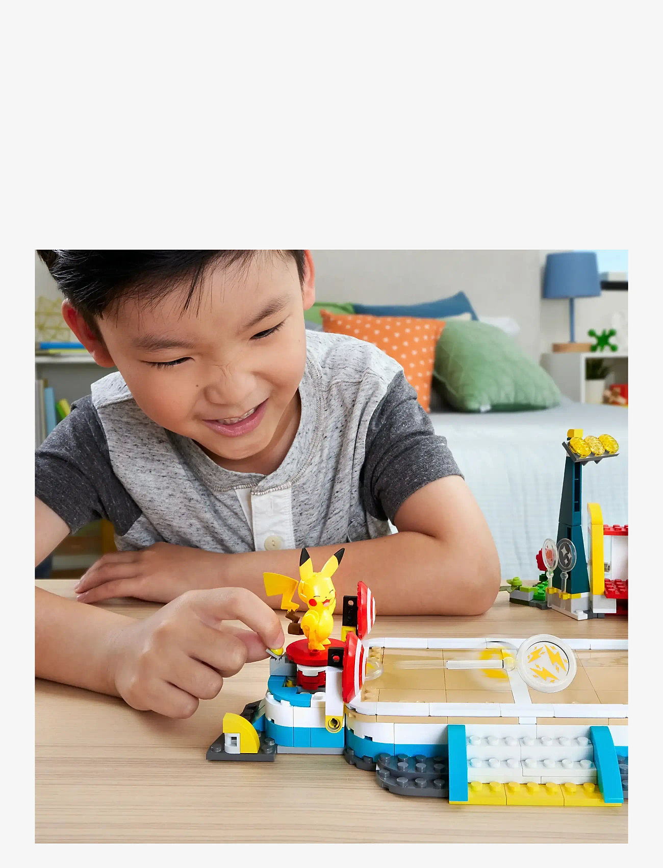 Mega - Pokémon Traning Stadium Building Toy Kit, with 5 Action Figures (1101 Pieces) for Kids - legesæt - multi color - 5