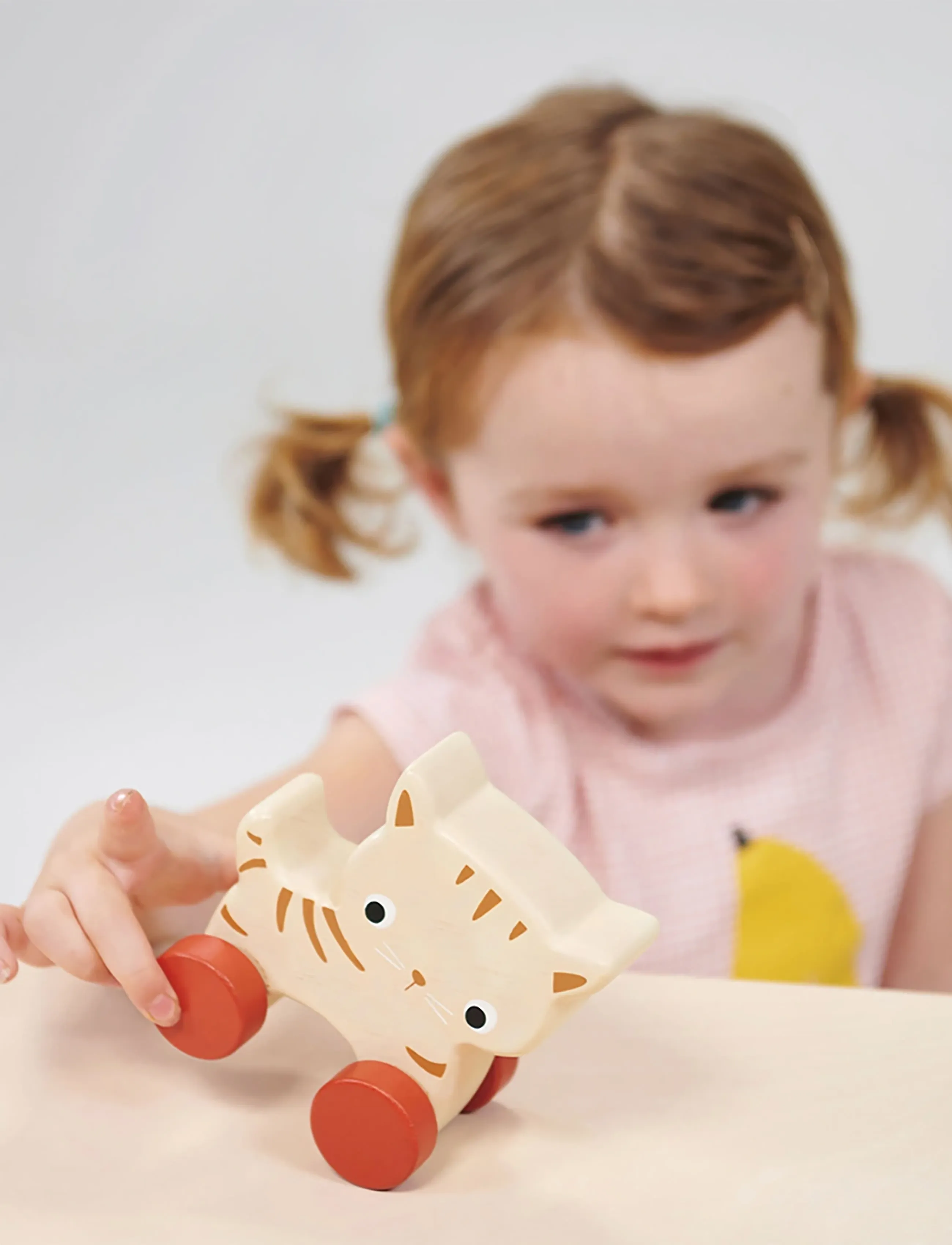 Mentari Kitten On Wheels, Træfigur, Beige, Str: ONE SIZE