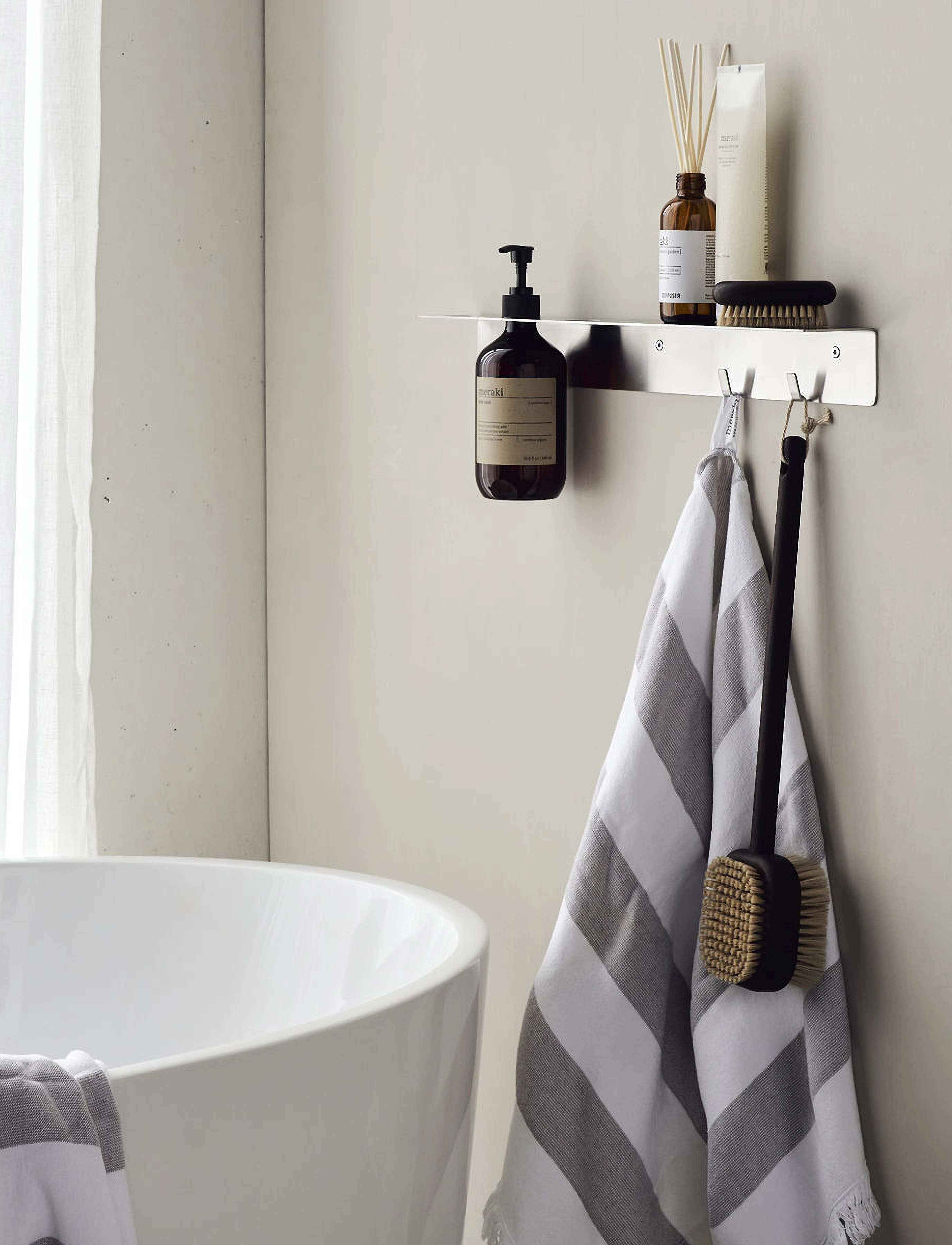 meraki Bottle Hanger With Hooks, Brushed S, 950 g, Silver, Badeværelsesinteriør > Hylder Til Badeværelset, Unisex