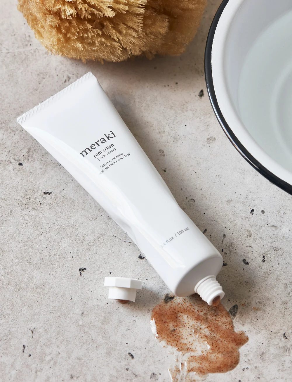 meraki - Foot scrub, Calm cedar, Cosmos Organic - fodcremer - white - 4