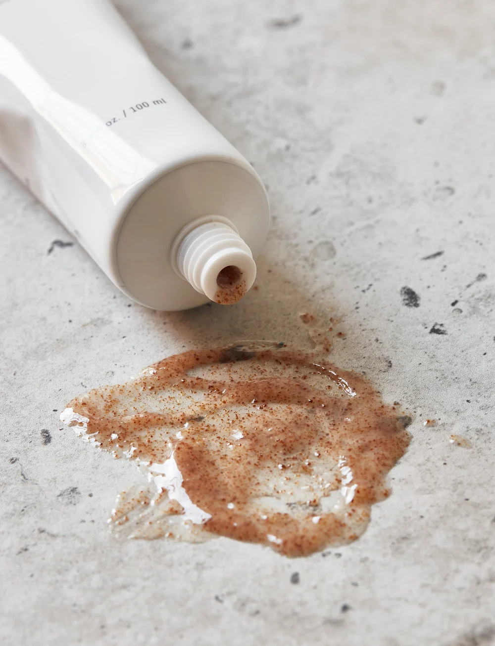 meraki - Foot scrub, Calm cedar, Cosmos Organic - fodcremer - white - 5