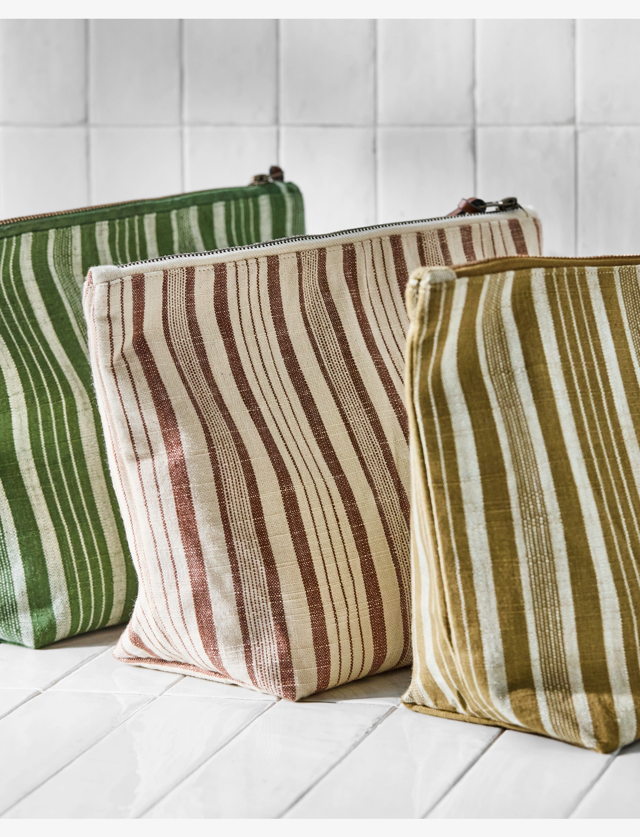 meraki Toiletry bag, MKTerracotta, 32x22x12 cm - Travel - TERRACOTTA / brown