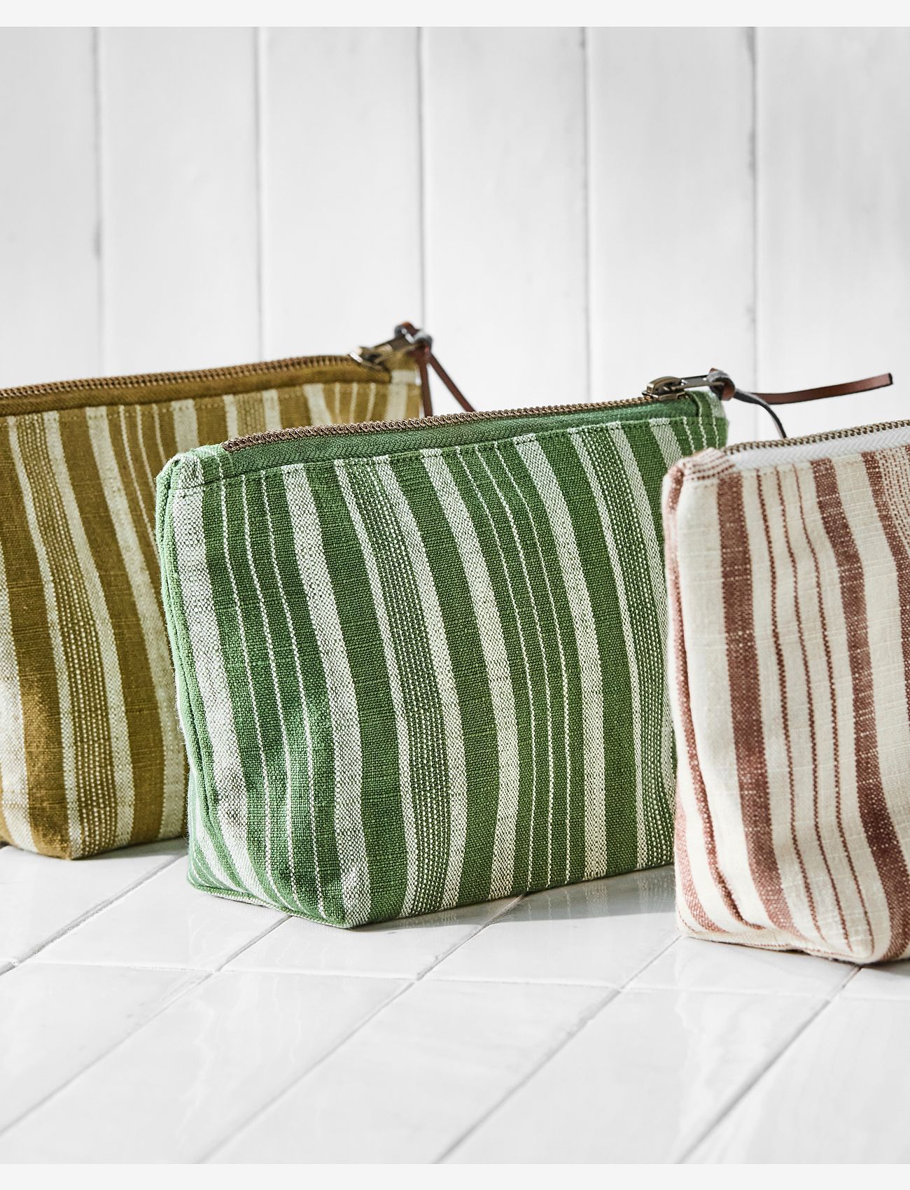 meraki - Makeup pouch, MKGreen,22x14x7 cm - green - 2