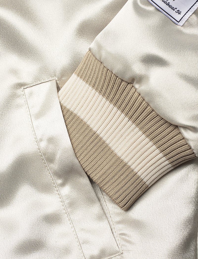 Mercer Amsterdam - The Mercer Varsity Party - kolledžijakid - sand - 3