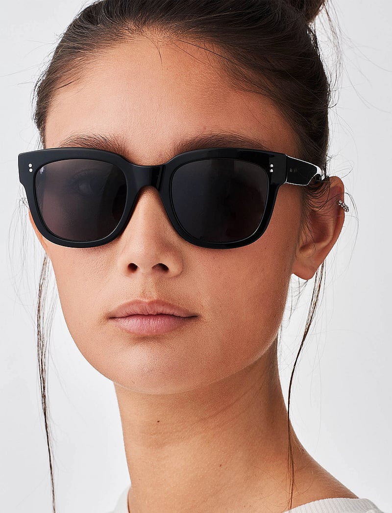 MessyWeekend - LIV - d-formade - black - 4