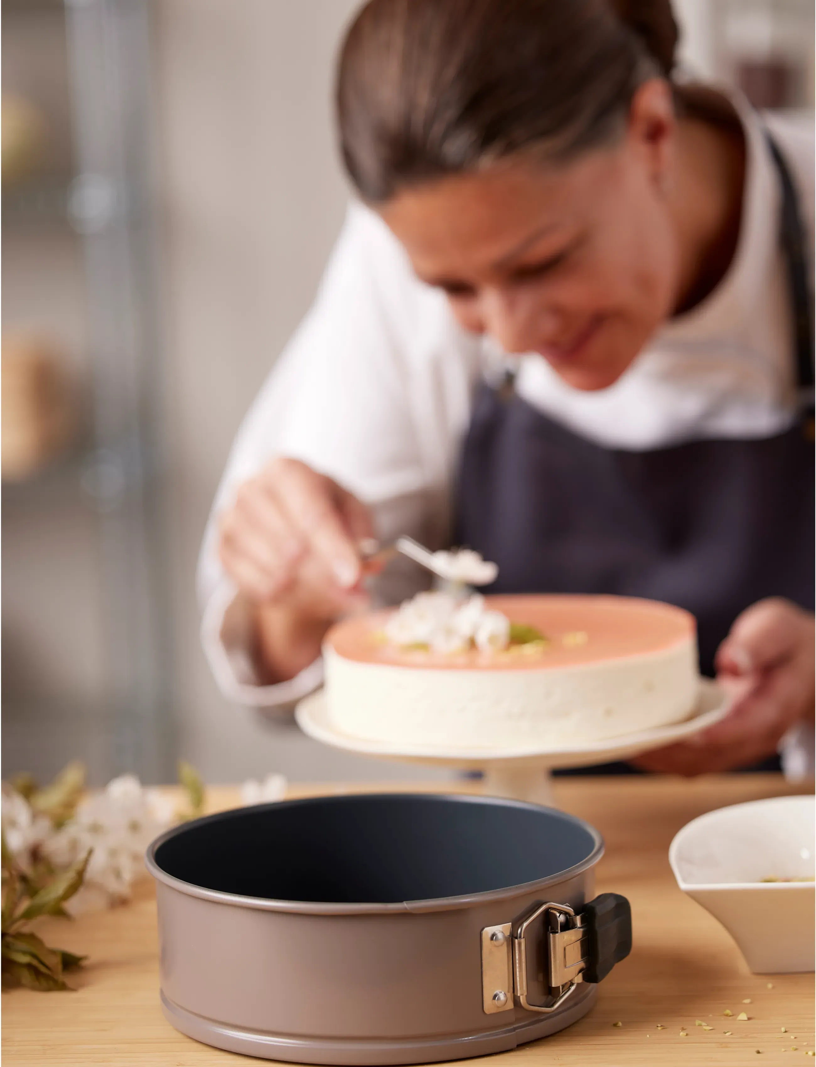 Blomsterbergs - Cake tin - lowest prices - beige - 4