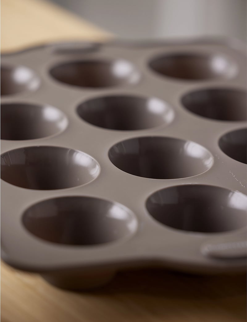 Blomsterbergs - Muffin pan for 12 pcs - madalaimad hinnad - beige - 3