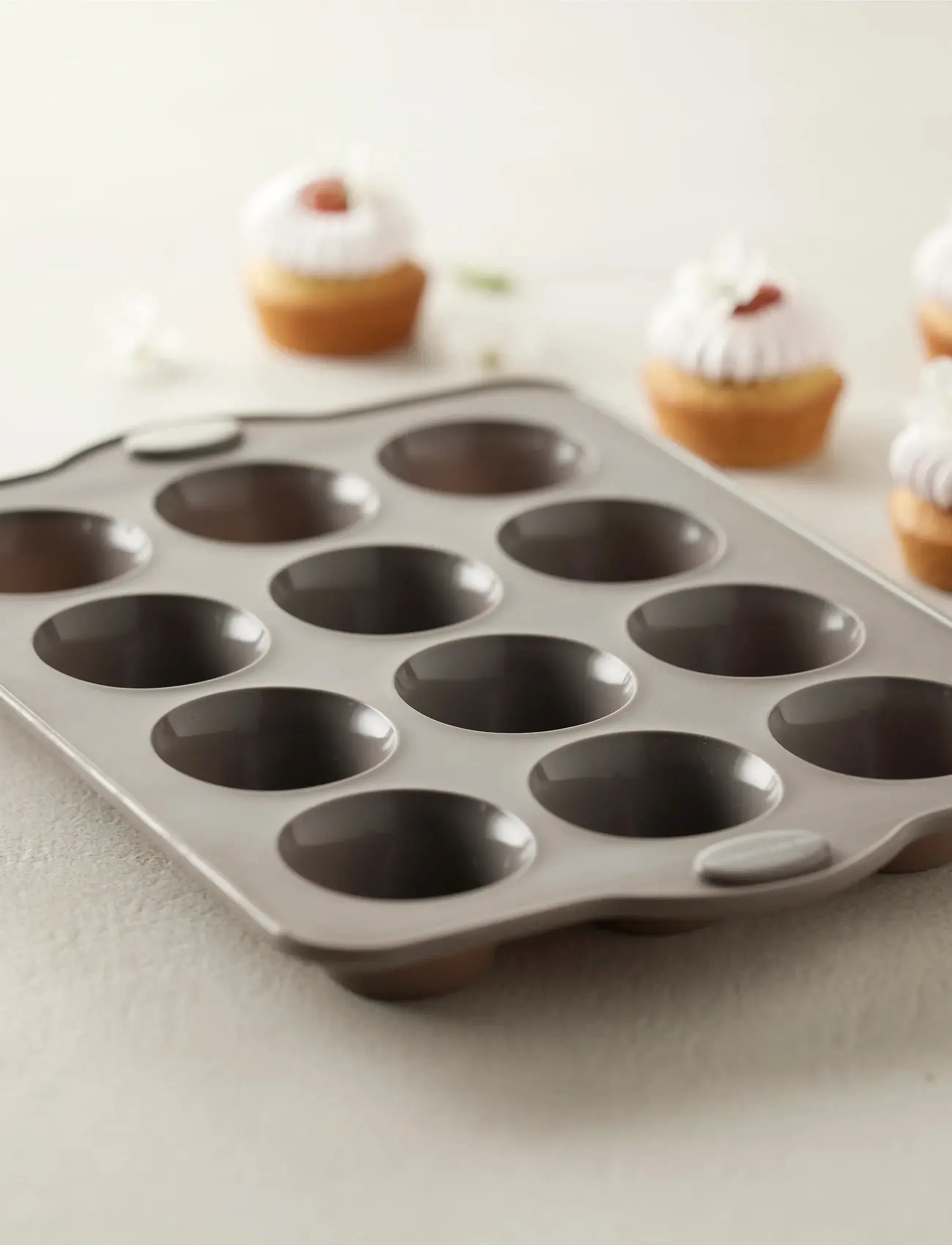Blomsterbergs - Muffin pan for 12 pcs - alhaisimmat hinnat - beige - 5