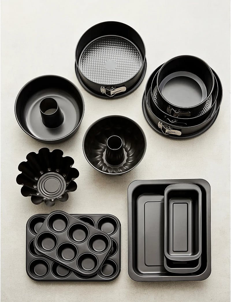 Blomsterbergs - Muffin pan for 12 pcs - cupcake & muffinformen - black - 2