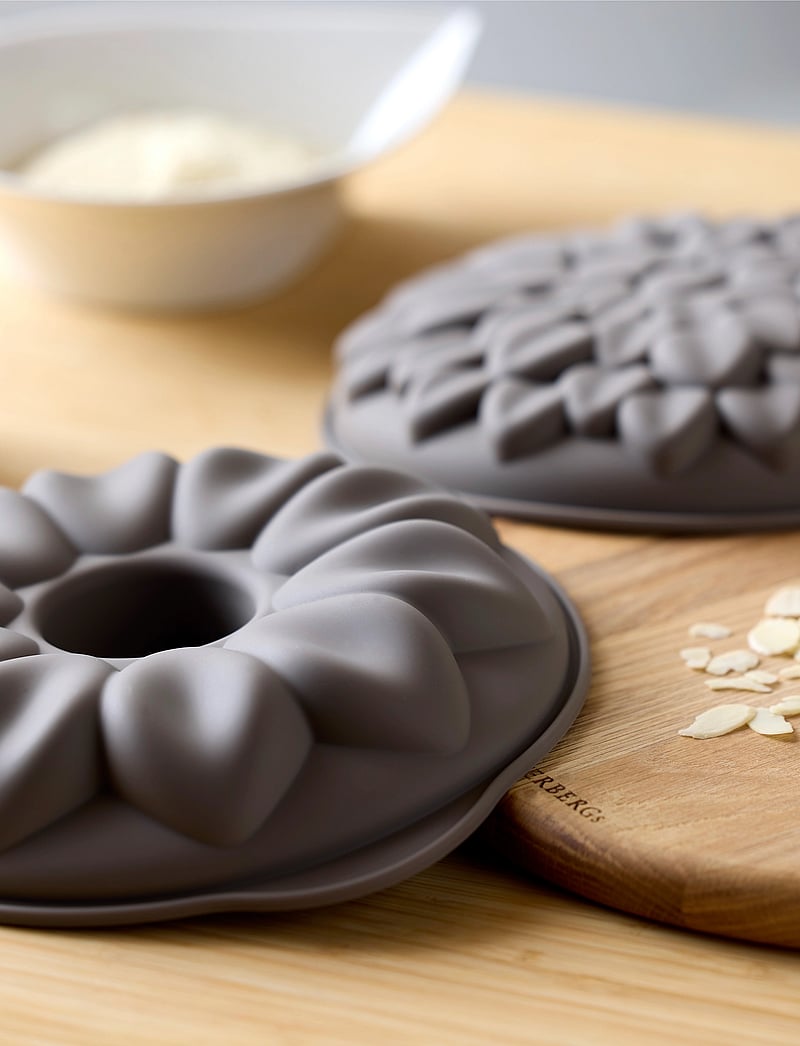 Blomsterbergs - Mousse mould Flower - formy do ciastek i ciast - beige - 0