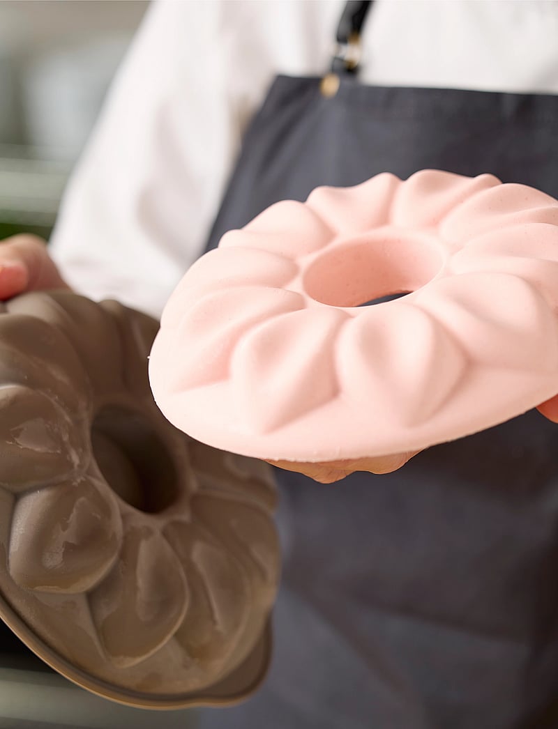 Blomsterbergs - Mousse mould Flower - formy do ciastek i ciast - beige - 4