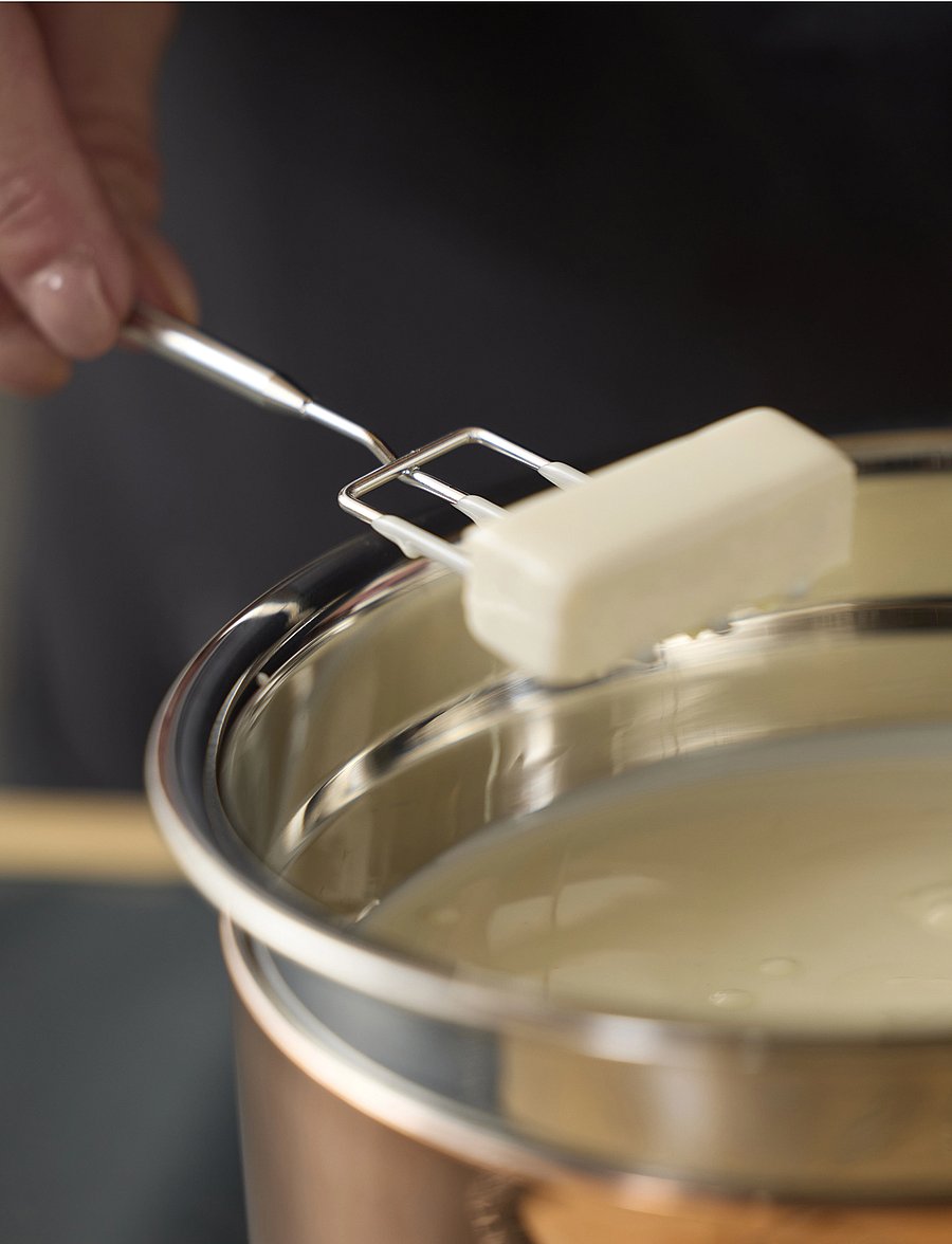Blomsterbergs - Mixing bowl w. silicone base - segamiskausid - beige - 5