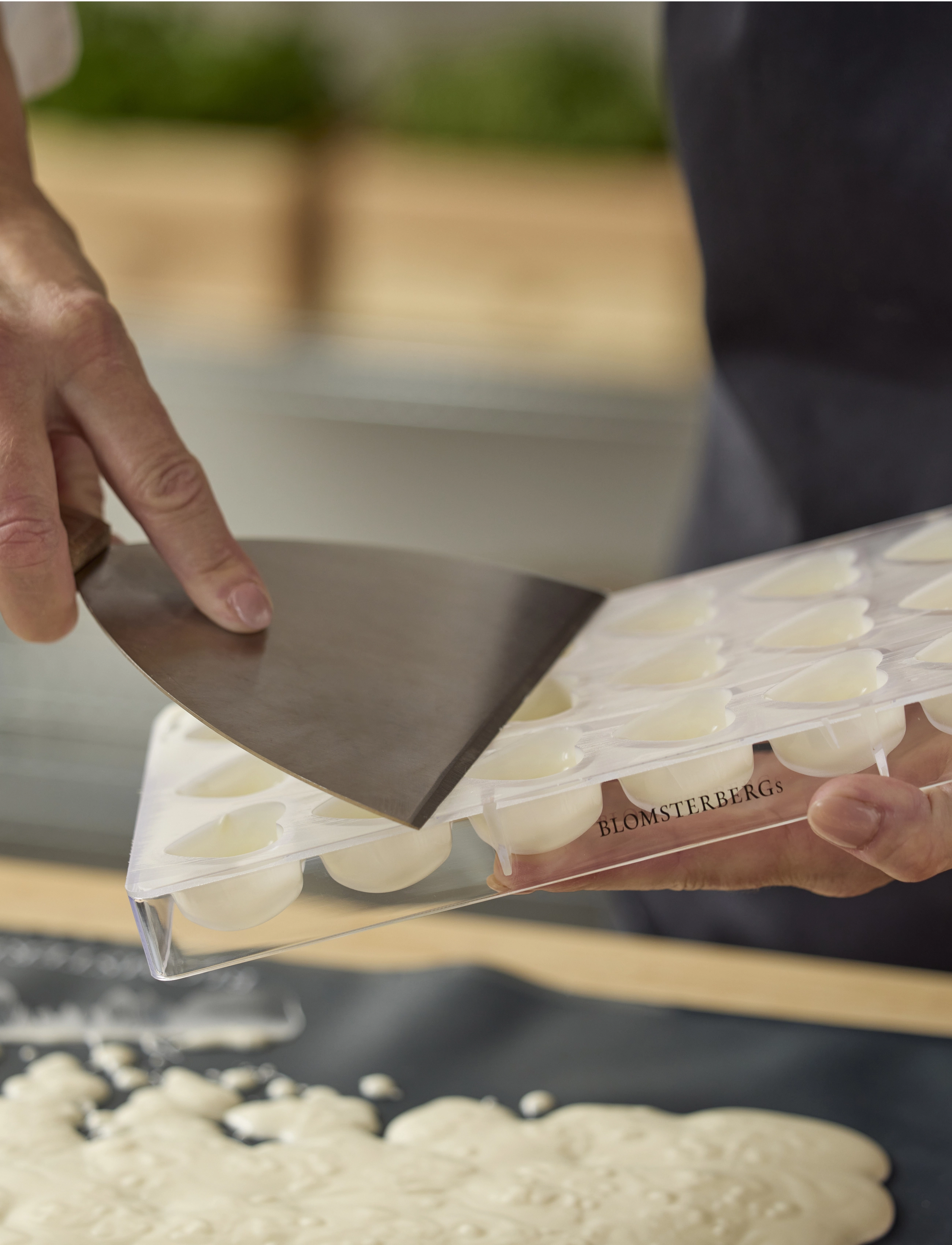 Blomsterbergs - Chocolate spatula - najniższe ceny - metall - 3