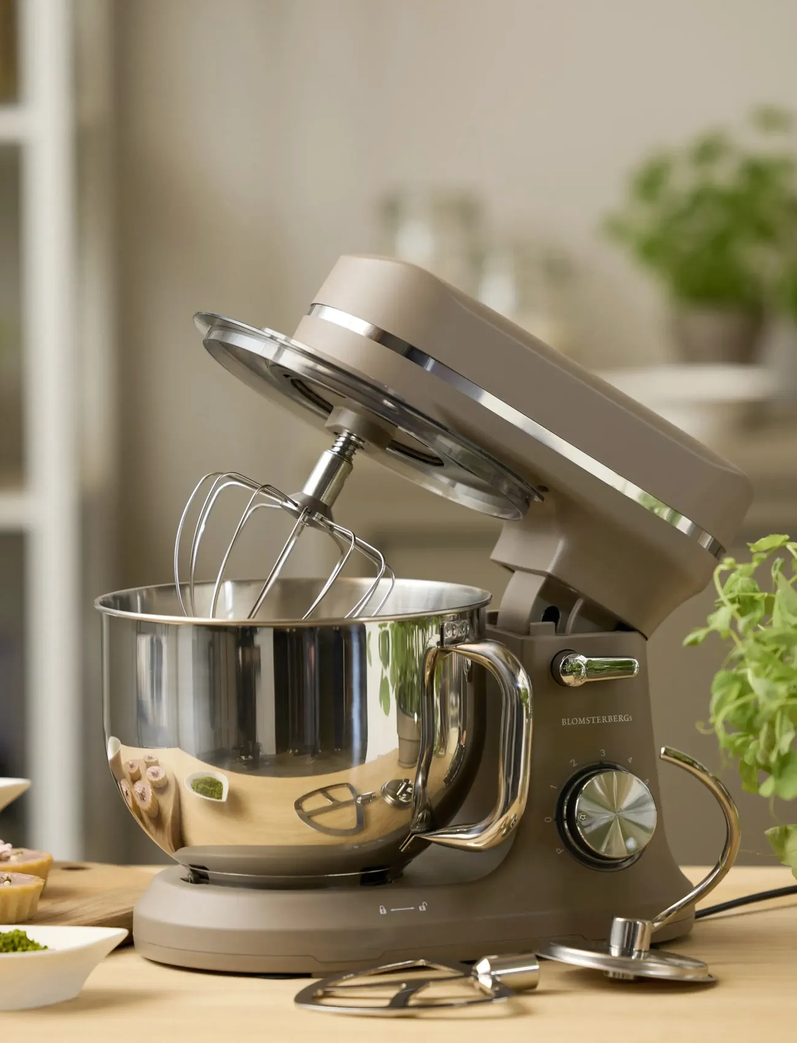 Blomsterbergs Røremaskine 800 Watt, 5 L, Kitchen Appliances, Beige - Mixers & Blenders, Homeware