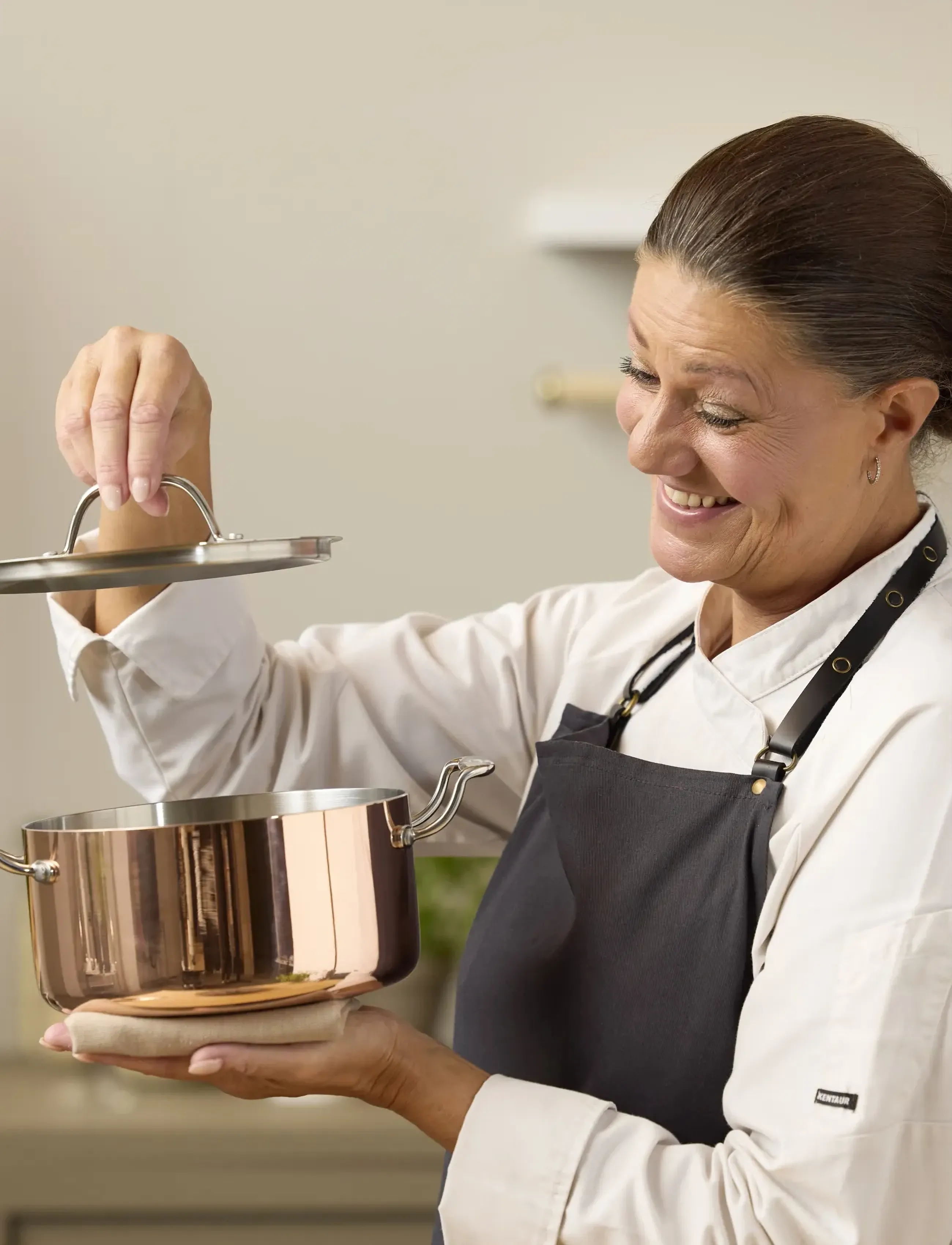 Blomsterbergs Gryde Med Låg, 3 LITER, Pots & Pans, Gold - Casserole Dishes, Homeware