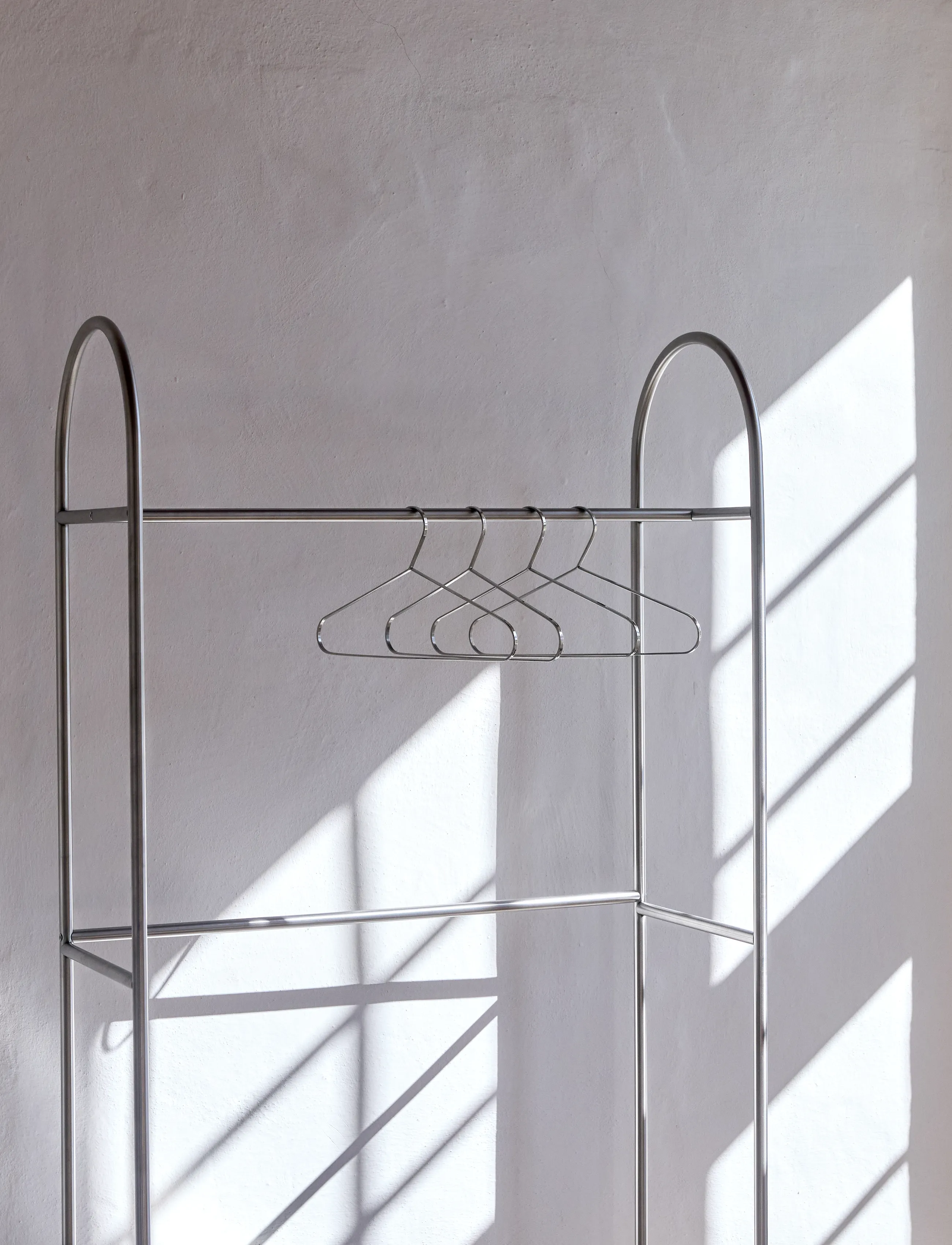 Mette Ditmer - ARCH clothing rack - tøjstativ & knagerække - brushed steel - 3