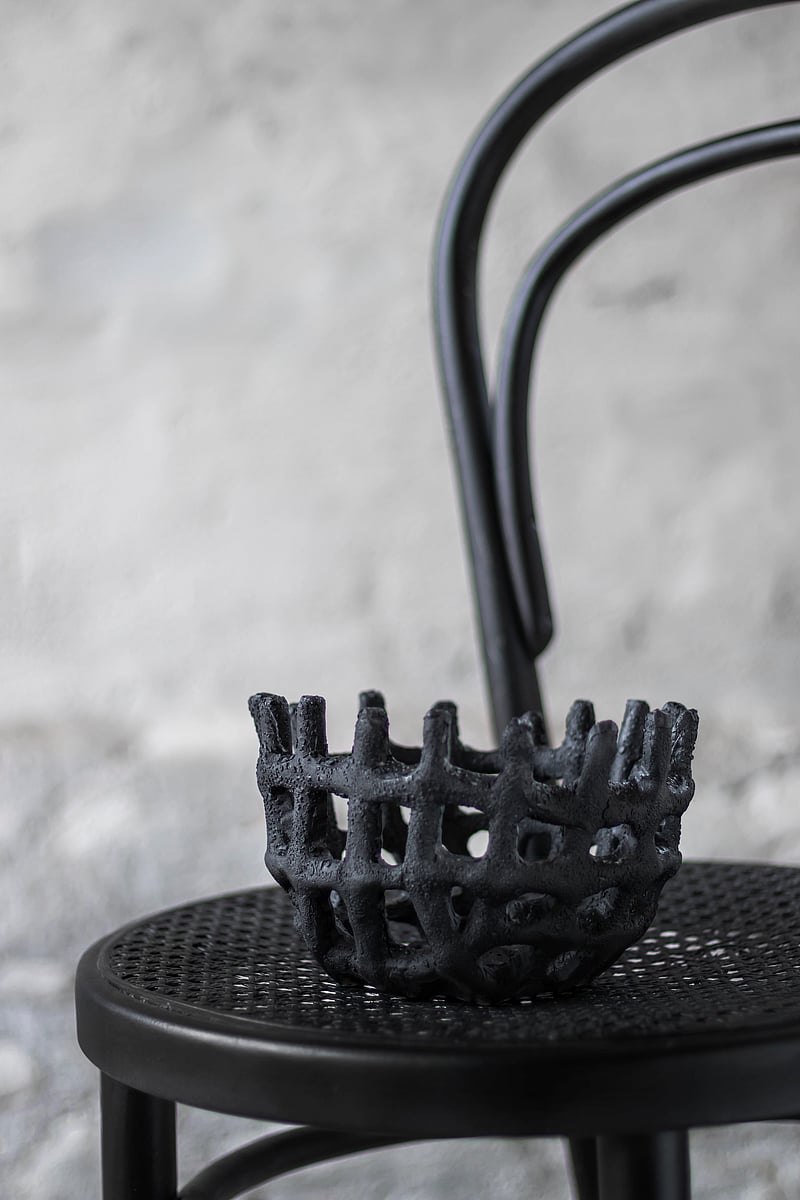 Mette Ditmer - ART PIECE braided bowl - decorative platters - black - 1