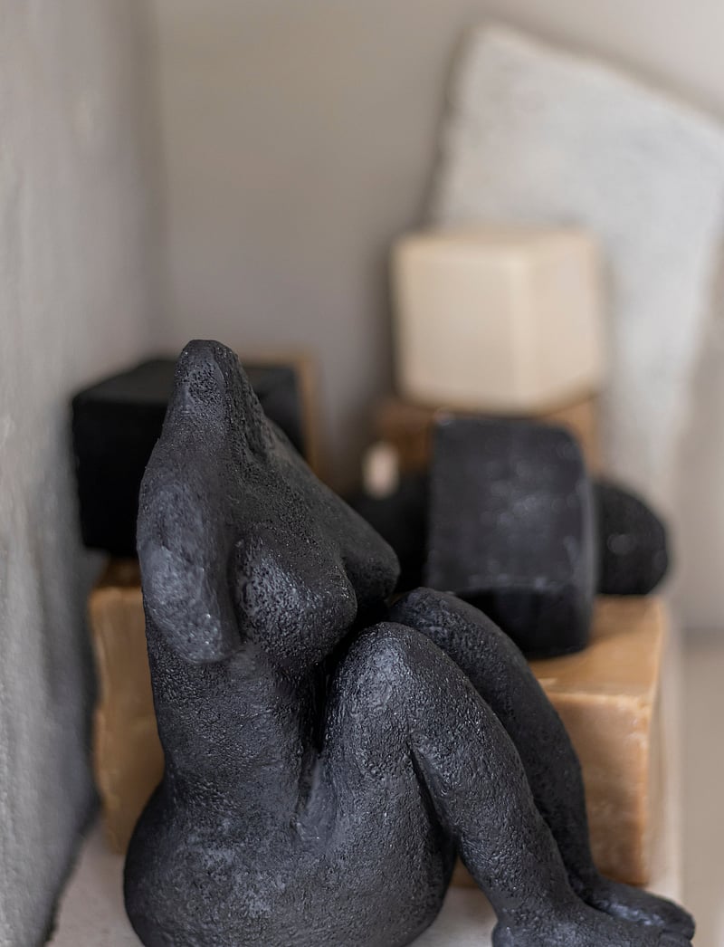 Mette Ditmer - ART PIECE Sitting woman - nach preis einkaufen - black - 2