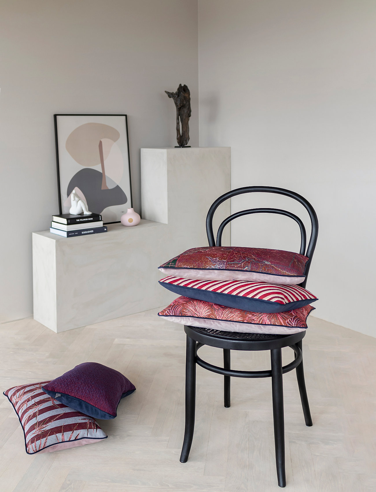 Mette Ditmer - ATELIER cushion, with filling - koristetyynyt - aubergine - 1