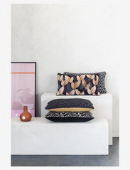 Mette Ditmer - ATELIER Cushion, incl.filling - koristetyynyt - golden leaves - 1