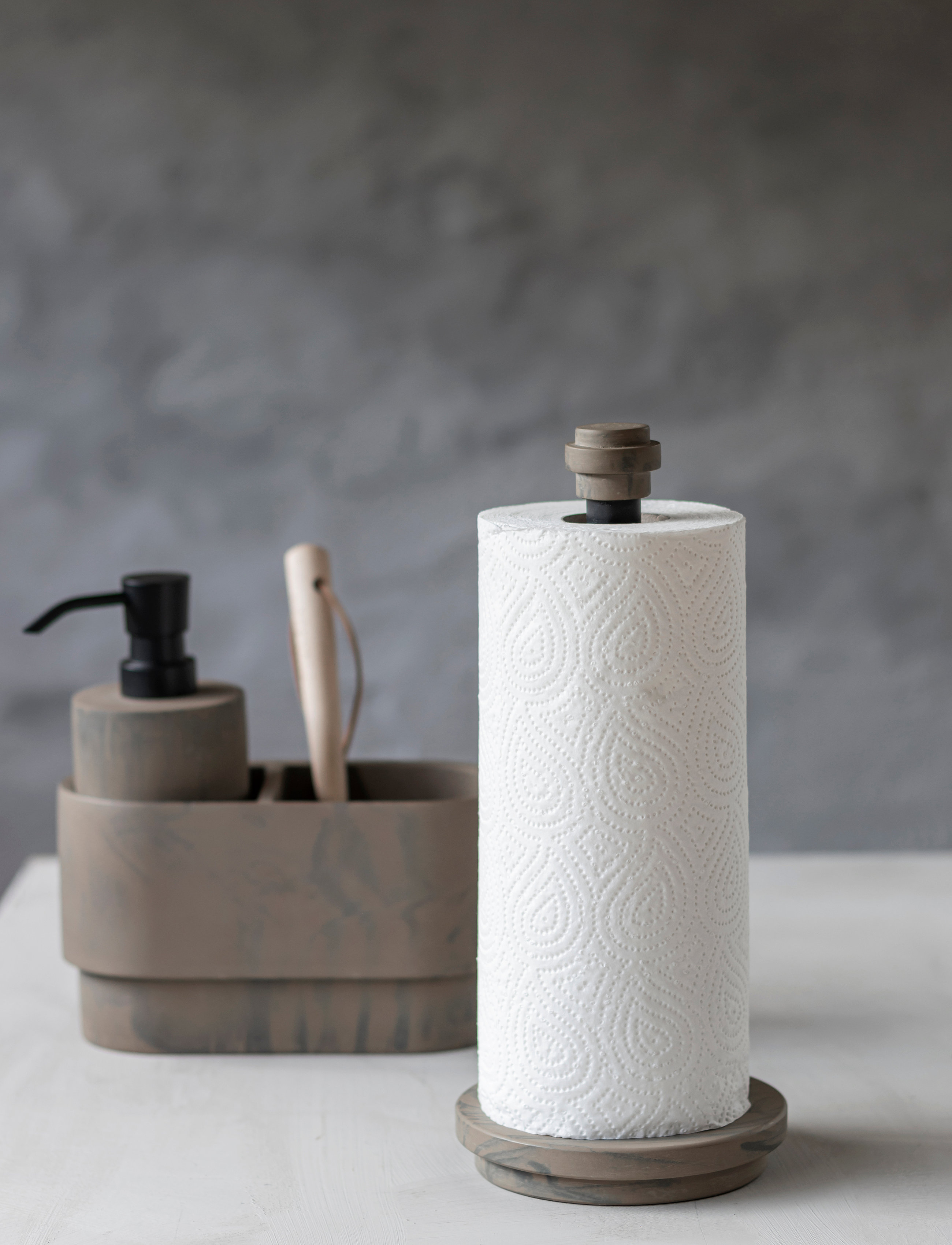 Mette Ditmer Attitude Kitchen Roll Holder, Ø12.6 cm, Kitchen, Braun - Household Paperholder, Homeware