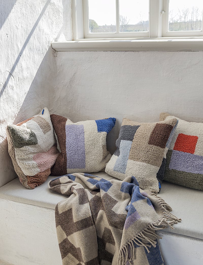 Mette Ditmer - BRICK tufted cushion cover - köp efter pris - chocolate - 2