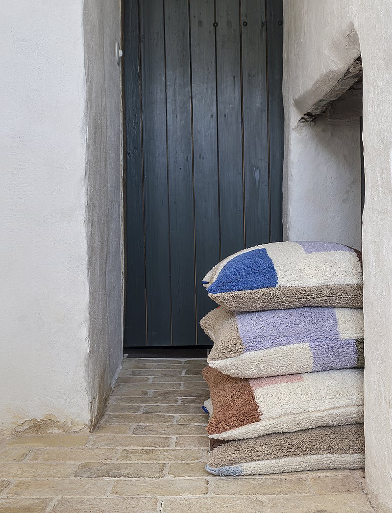 Mette Ditmer - BRICK tufted cushion cover - köp efter pris - chocolate - 3