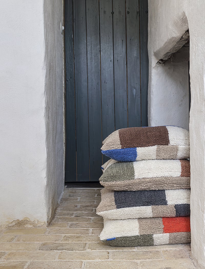 Mette Ditmer - BRICK tufted cushion cover - köp efter pris - chocolate - 4