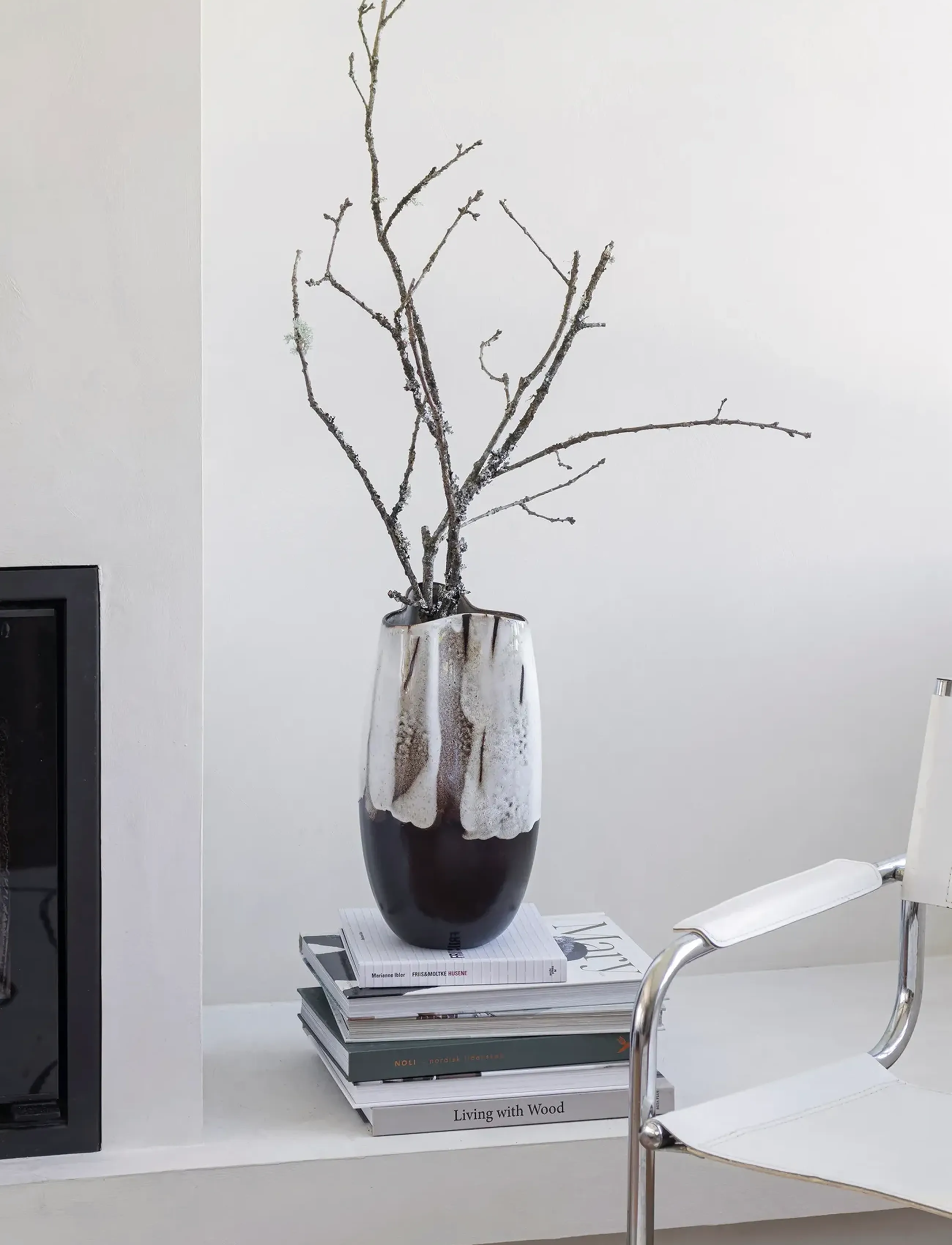 Mette Ditmer - BY HAND curve vase, large - vāzes - off-white - 2