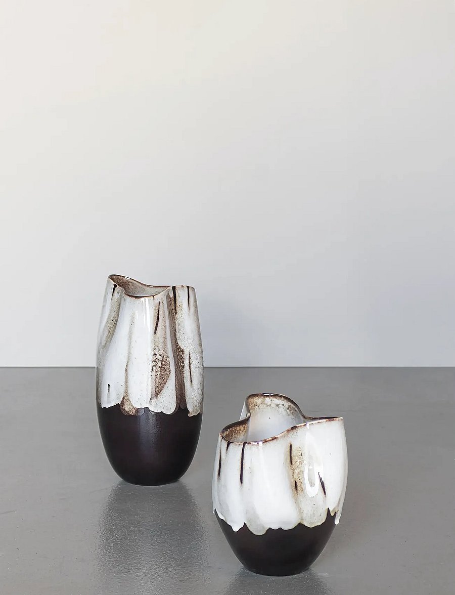 Mette Ditmer - BY HAND curve vase, small - vaasid - off-white - 3